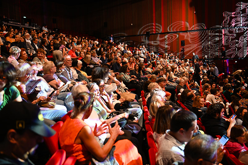 Salle rouge - événement professionnel